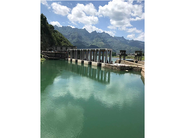 張家界左岸進水口閘門